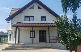 Casă individuală, 200 mp, 9 Ari teren, zona Ipotești