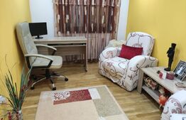 Apartament de vânzare, 3 camere, 80 mp, decomandat, zona Zamca
