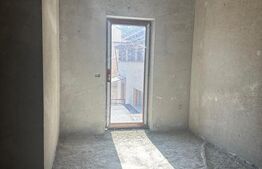 Casa pretabila pensiune/hotel , la rosu, Radauti