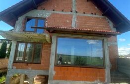 Casa pretabila pensiune/hotel , la rosu, Radauti