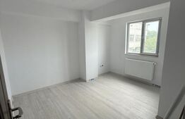 Garsoniera de vanzare, 37 mp, etaj intermediar, zona Burdujeni