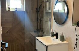 Apartament renovat, 2 camere, 50 mp, geam la baie, zona George Enescu