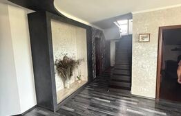 Casa/Vila 450 mp utili, 8000 mp teren + casa in constructie, Plopeni, SV