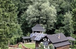 Cabana/Casa de vacanta in Molid, SV, 136 mp, teren cu 3300 mp, Iaz cu pesti