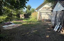 Casa la rosu, 64 mp + teren de 2600 mp, zona Frumoasa