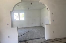 Vilă cu etaj de vânzare în Pojorâta