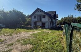 Casa Duplex la rosu, 222 mp utili, teren 423 mp, Burdujeni, Suceava