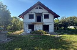 Casa Duplex la rosu, 222 mp utili, teren 423 mp, Burdujeni, Suceava