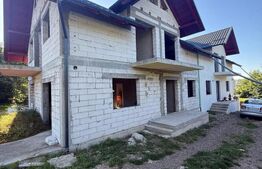 Casa Duplex la rosu, 222 mp utili, teren 423 mp, Burdujeni, Suceava