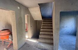 Casa Duplex la rosu, 222 mp utili, teren 423 mp, Burdujeni, Suceava
