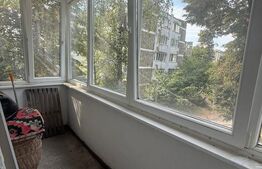 Apartament cu 3 camere, etaj intermediar, zona Centrala