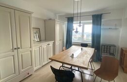 Apartament cu 4 camere, etaj intermediar, zona Catedrala