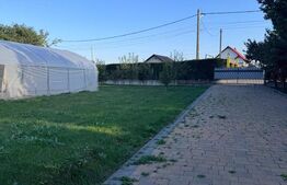 Casa individuala cu garaj si foisor, centru- Horodnic de Sus