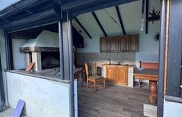 Casa individuala cu garaj si foisor, centru- Horodnic de Sus