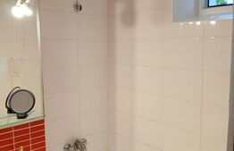 Apartament cu 3 camere, decomandate, etaj 1, bloc din cărămidă