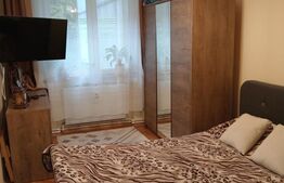 Apartament cu 3 camere, decomandate, etaj 1, bloc din cărămidă