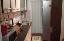 Apartament cu 3 camere, decomandate, etaj 1, bloc din cărămidă