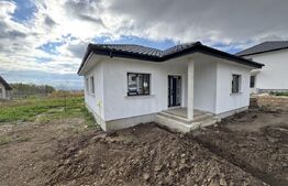 Casa parter, 81 mp utili, terasa  + carport, zona Plopeni 