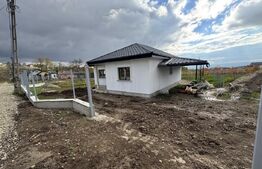 Casa parter, 81 mp utili, terasa  + carport, zona Plopeni 