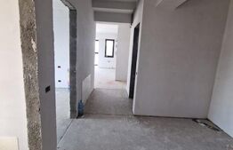 Apartament cu 3 camere, 80.5 mp utili, etaj intermediar, zona Centrală