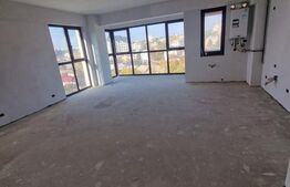 Apartament cu 3 camere, 80.5 mp utili, etaj intermediar, zona Centrală