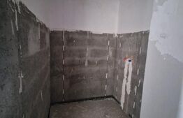 Apartament cu 3 camere, 80.5 mp utili, etaj intermediar, zona Centrală