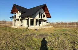 Casa cu etaj la rosu, 160 mp utili, 1200 mp teren, zona Trei Movile - Scheia