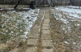 Casa batraneasca, 40 mp si teren intravilan de 2700 mp, loc. Stanca - Zvoristea