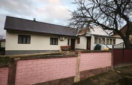 Casa de vanzare cu 3 camere, 80 mp, 900 mp teren, Siret