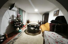 Casa de vanzare, cu 3 camere, 80 mp, 900 mp teren, Siret