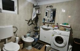 Casa de vanzare, cu 3 camere, 80 mp, 900 mp teren, Siret