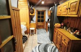 Casa de vanzare, cu 3 camere, 80 mp, 900 mp teren, Siret