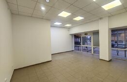Spatiu comercial, 50 mp, vitrina, Zamca