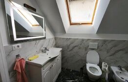 Casa cu 8 camere, 750 mp teren , Radauti