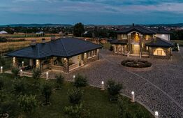 Casa exclusivista cu arhitectură unică, 320mp utili, Horodnic de Sus, Radauti
