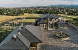 Casa exclusivista cu arhitectură unică, 320mp utili, Horodnic de Sus, Radauti