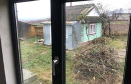 Casa batraneasca,partial renovata,loc. Meresti,3400mp teren