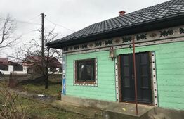 Casa batraneasca,partial renovata,loc. Meresti,3400mp teren
