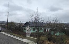 Casa batraneasca,partial renovata,loc. Meresti,3400mp teren