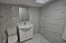 Apartament cu 2 camere, 80 mp, zona Centrala