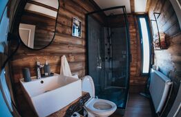 Cabana Tiny House, cu 2 ha teren intravilan, în Bucovina, Moldovita