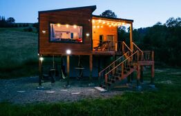 Cabana Tiny House, cu 2 ha teren intravilan, în Bucovina, Moldovita
