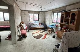 Casă spațioasă cu teren 11 ari în Liteni Moara