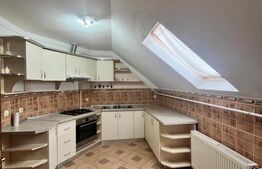 Apartament 4 camere, decomandat, Radauti