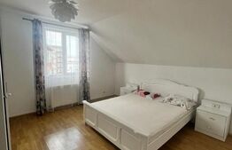 Apartament 4 camere, decomandat, Radauti