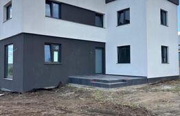 Casa cu 3 camere, 120 mp, loc. Moara