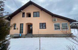 Casă de vânzare în Dorna Candrenilor disponibilă imediat