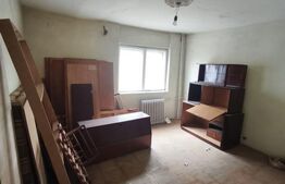 Garsoniera renovabila, etaj 1, 25mp,  zona 2 Voievozi, Radauti