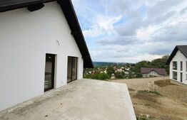 Trei case in Sfantu Ilie, 110 mp utili, garaj, acces privat