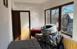 Casa batraneasca , teren 1100mp ,  centru Horodnic de Jos